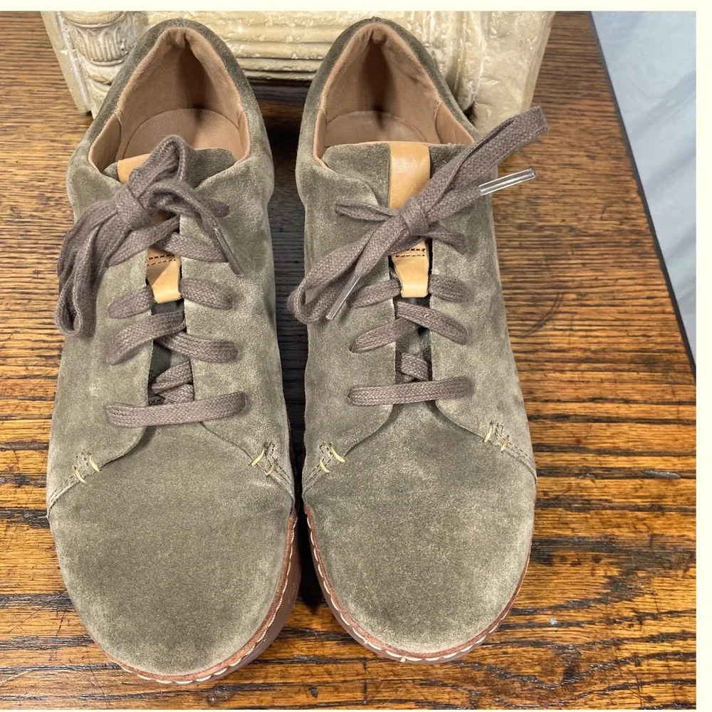 Clarks Artisan Olive Green Suede Lace Up Oxfords Shoes Womens 9W 26128031 *READ